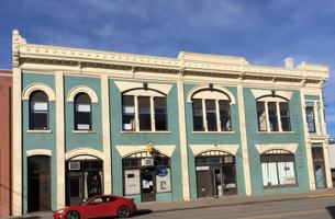 featured image of 214 Fir St