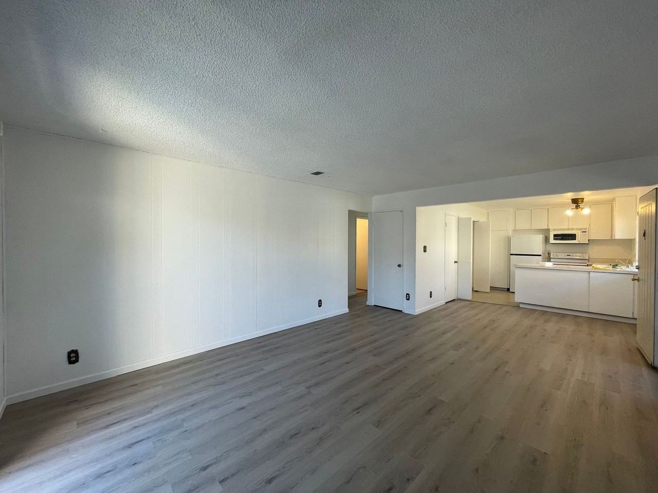 2716 Oliver Dr - Photo 3 of 14