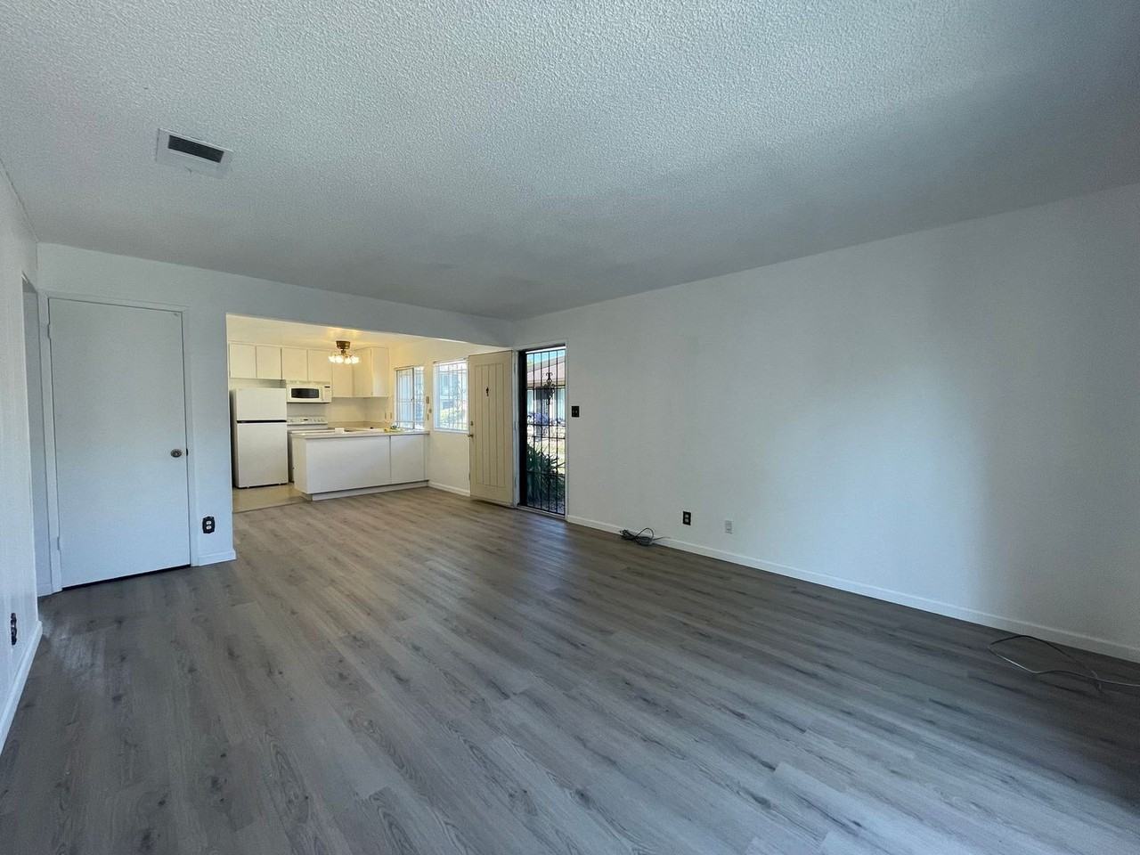 2716 Oliver Dr - Photo 2 of 14