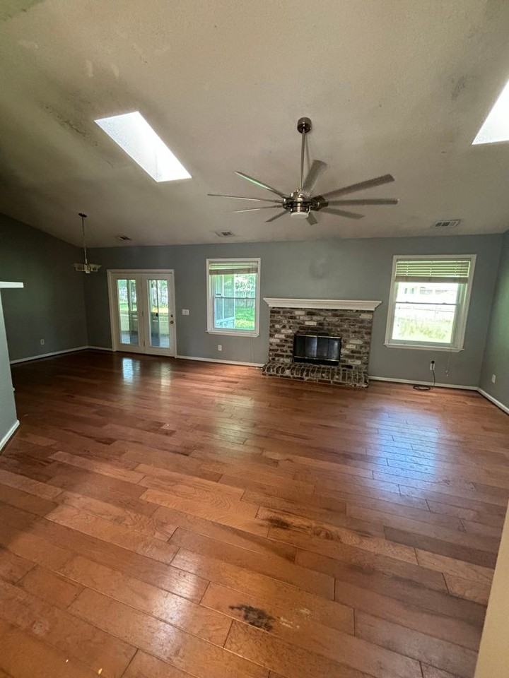 419 Willow Oak Ln - Photo 2 of 13