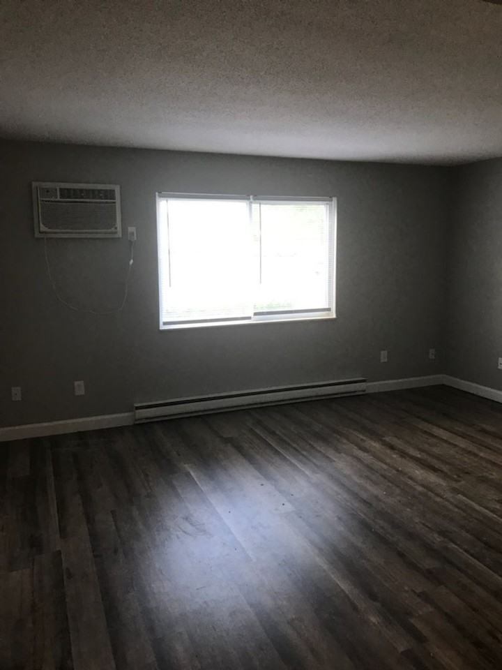 Erie Shores Apartments - Photo 5 of 24