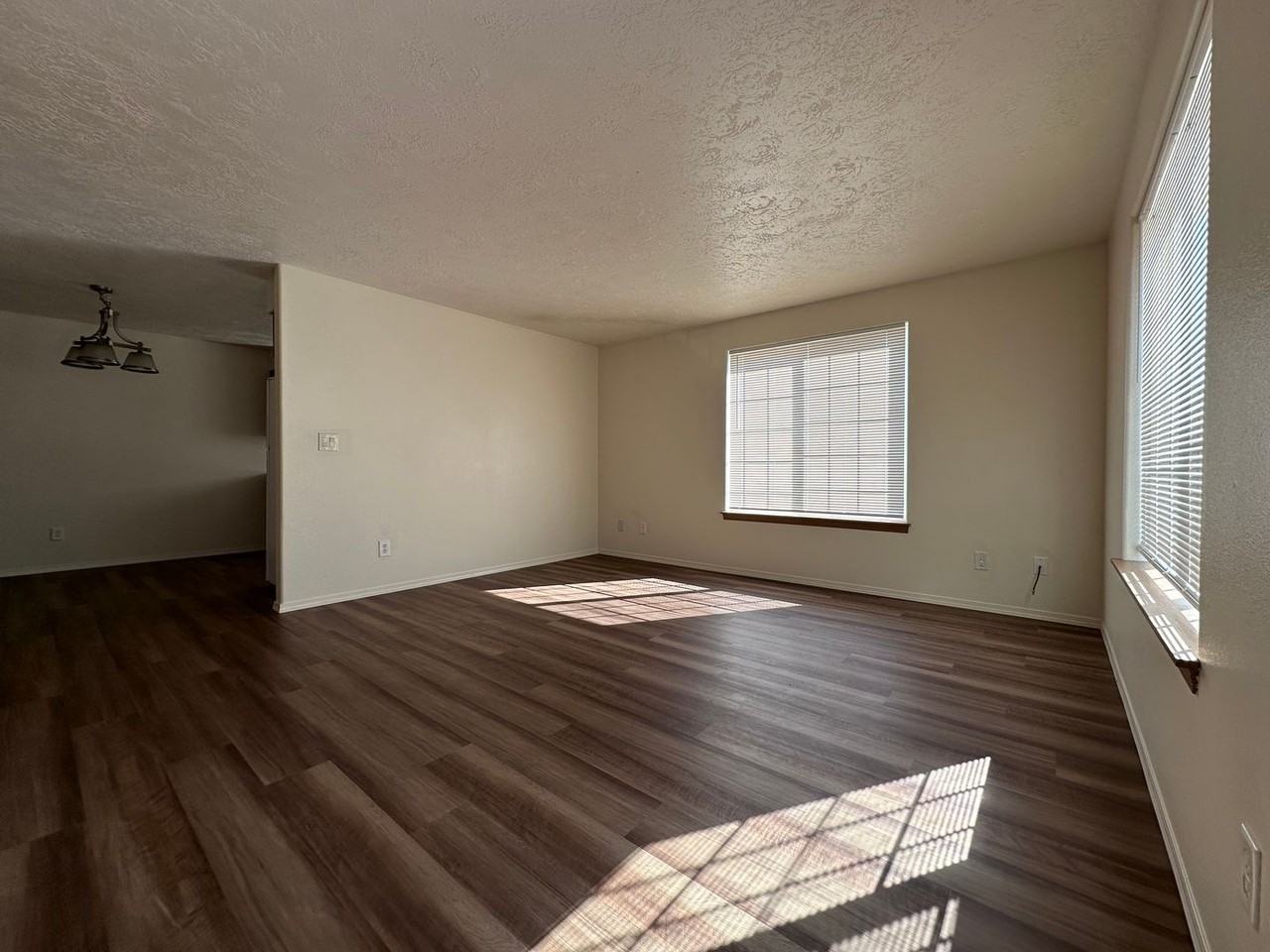 609 Lincoln St - Photo 4 of 22