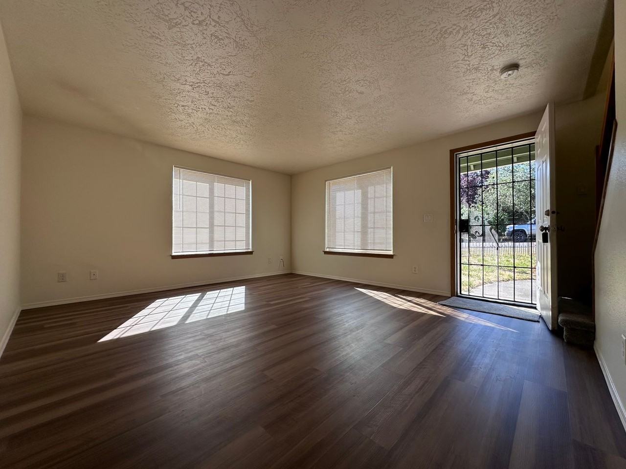 609 Lincoln St - Photo 5 of 22