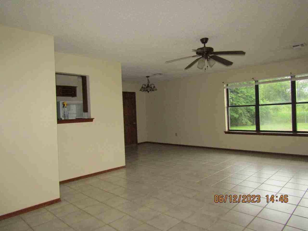 1101 W E Ave - Photo 4 of 24