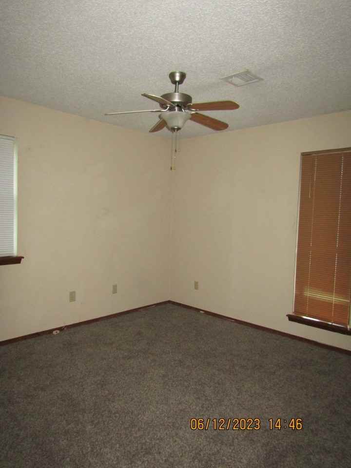 1101 W E Ave - Photo 5 of 24