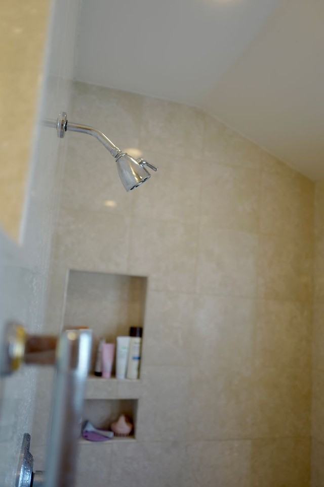 405 Hermosa Pl - Photo 6 of 43