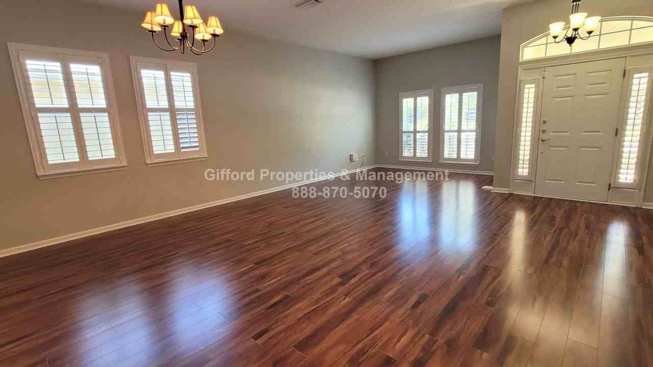 2410 Golfview Dr - Photo 3 of 29