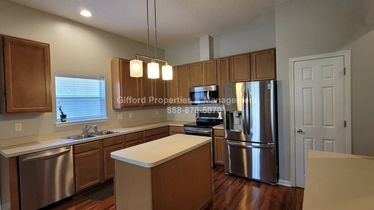 2410 Golfview Dr - Photo 5 of 29