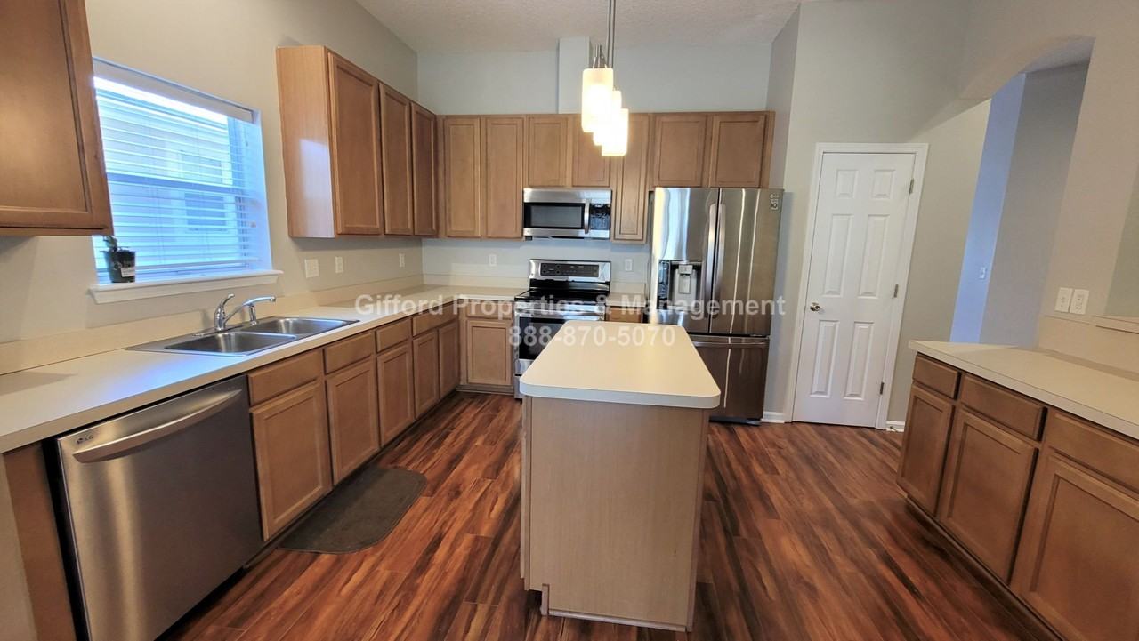 2410 Golfview Dr - Photo 6 of 29