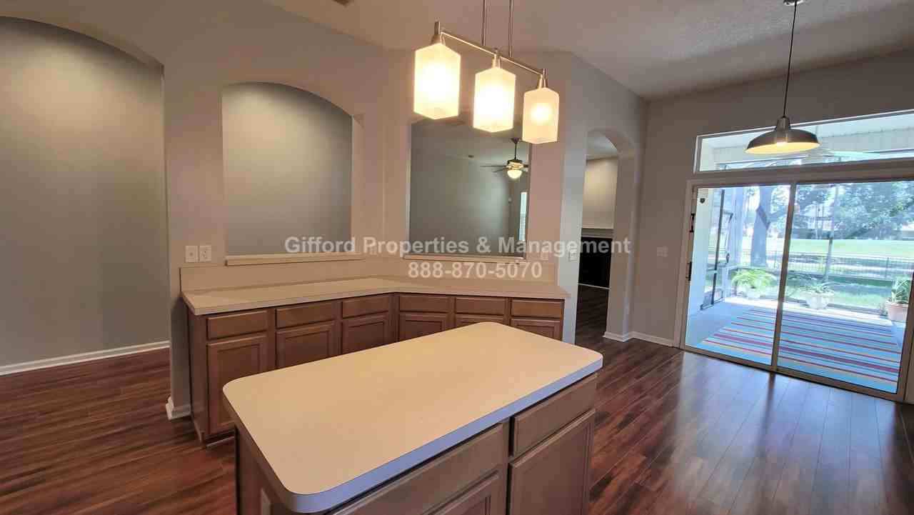 2410 Golfview Dr - Photo 7 of 29