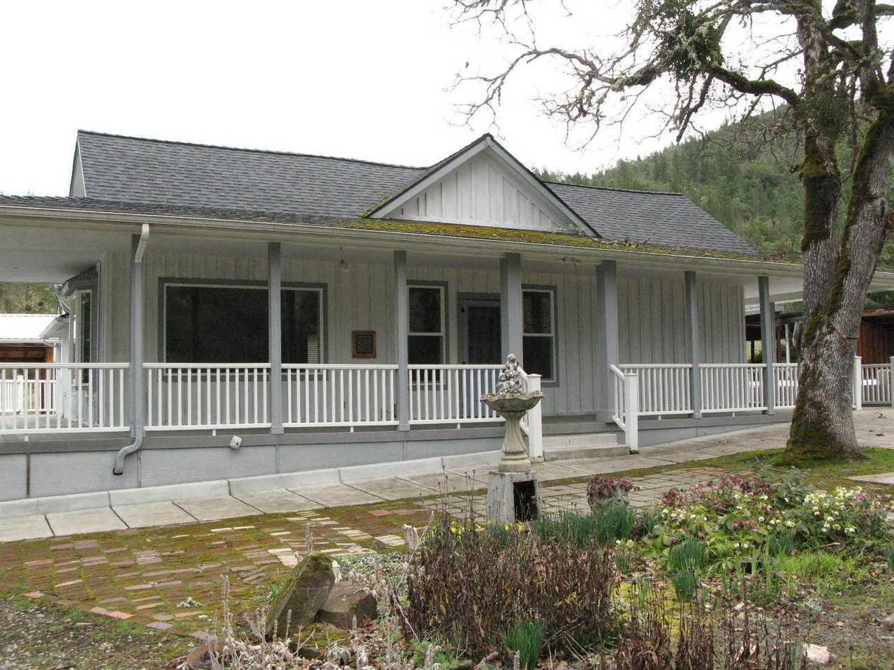 4876 Kane Creek Rd - Photo 2 of 12