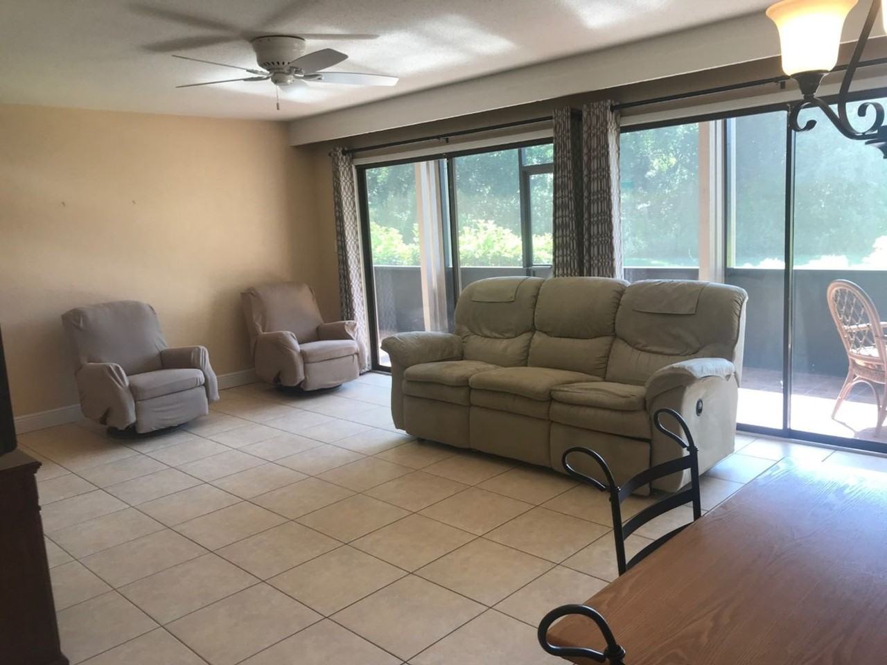 821 Pinewood Ct - Photo 3 of 6