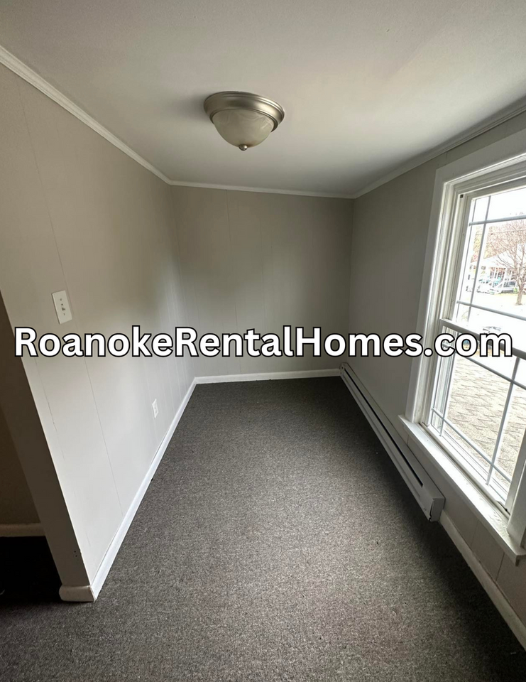 811 Peck St Nw - Photo 5 of 8