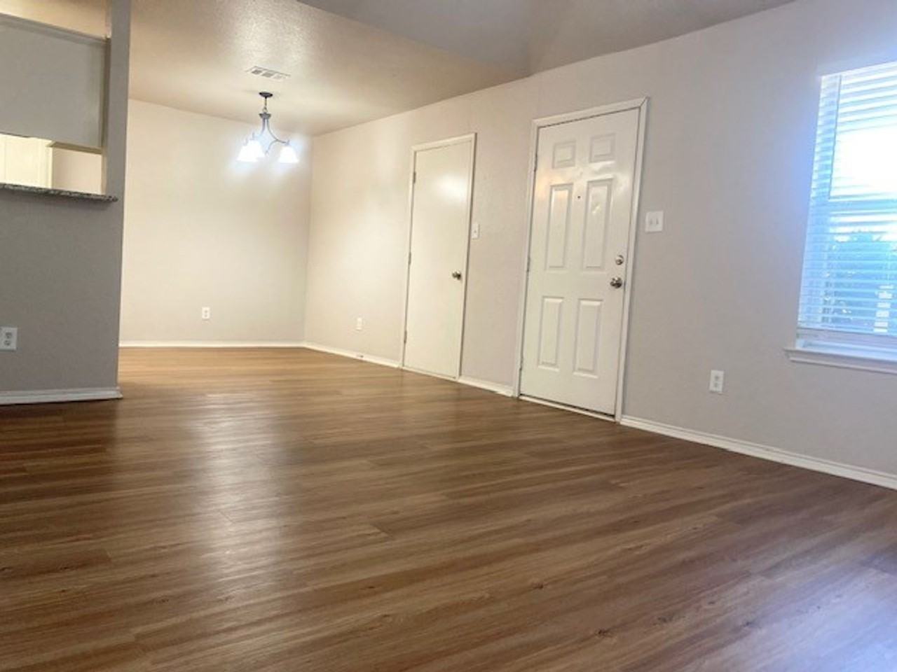 305 Schumacher Dr - Photo 3 of 14