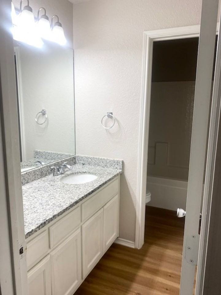 305 Schumacher Dr - Photo 7 of 14