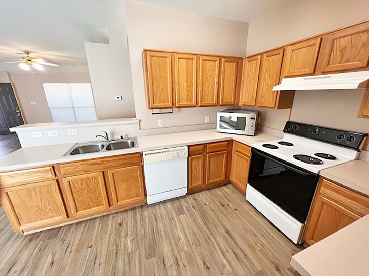 821 Savage Drive - Photo 2 of 14