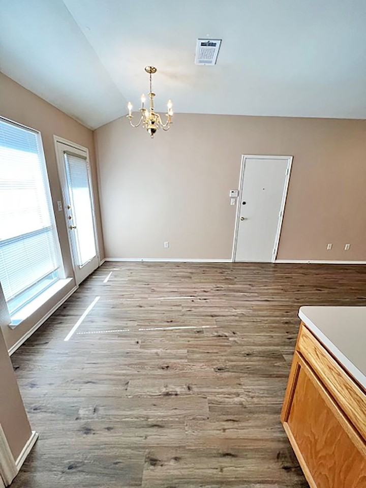 821 Savage Drive - Photo 7 of 14