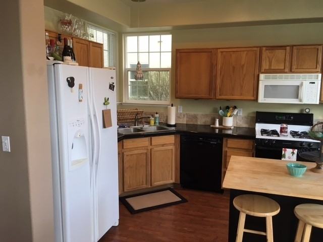2141 Soldier Pass Ct - Photo 5 of 11