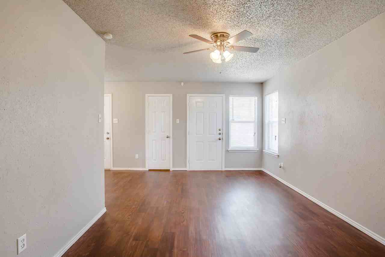 6312 21st St - Photo 3 of 11