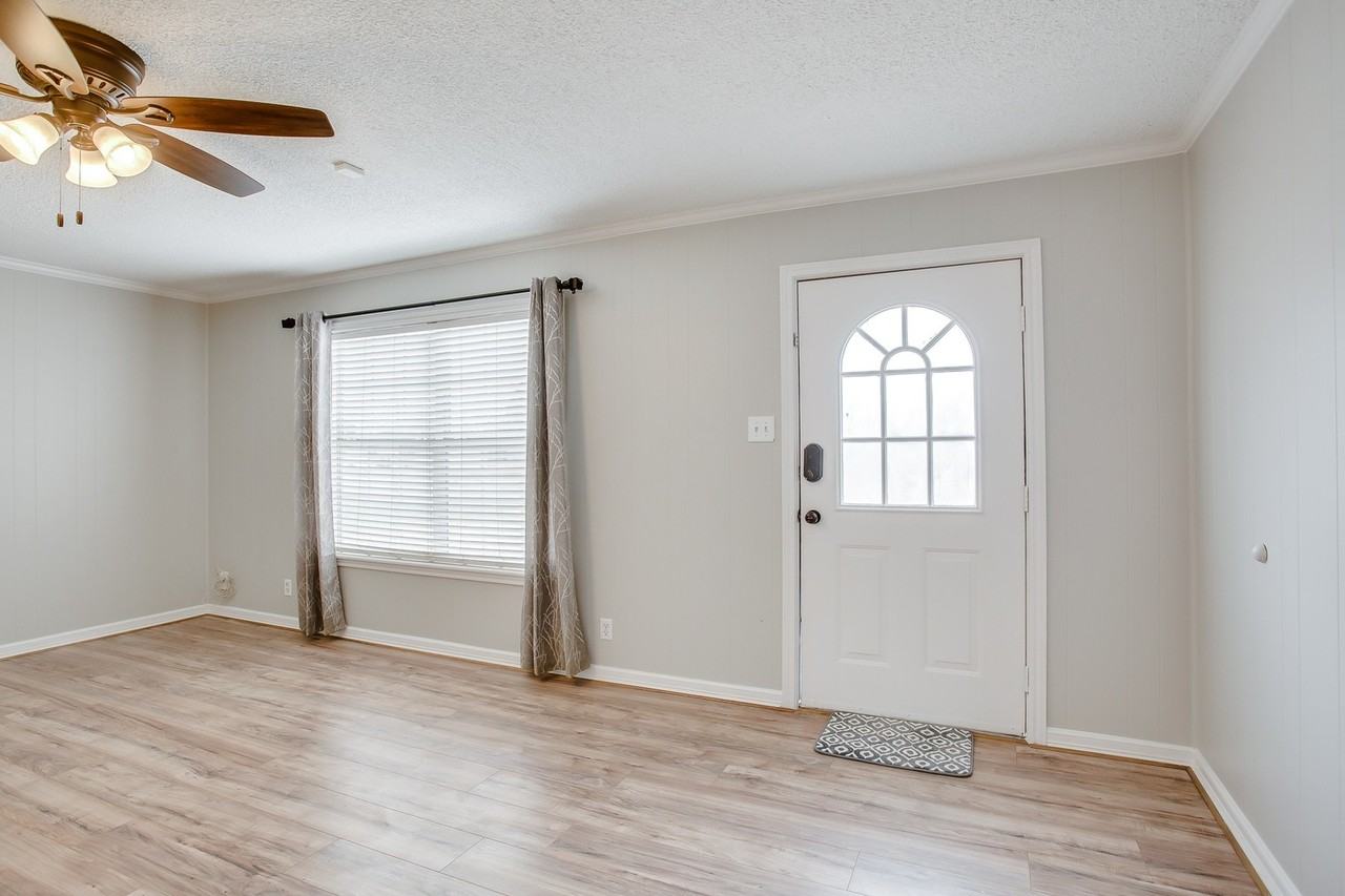 3617 32nd St - Photo 3 of 12