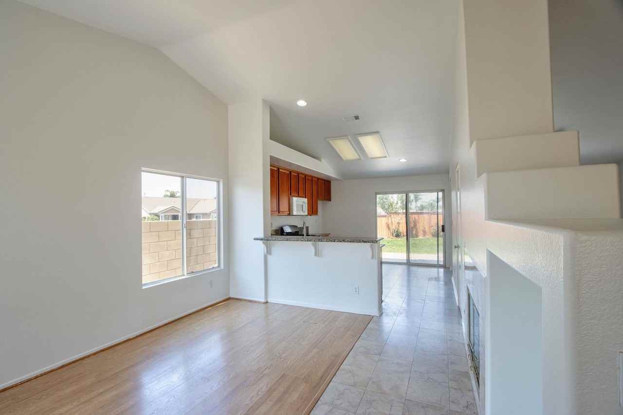 35843 Glissant Dr - Photo 3 of 32