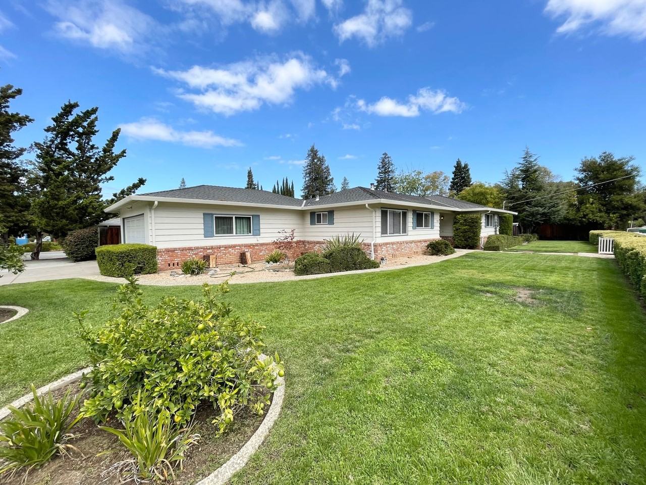 315 W Portola Ave - Photo 2 of 22