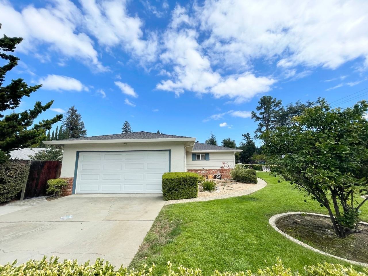 315 W Portola Ave - Photo 3 of 22