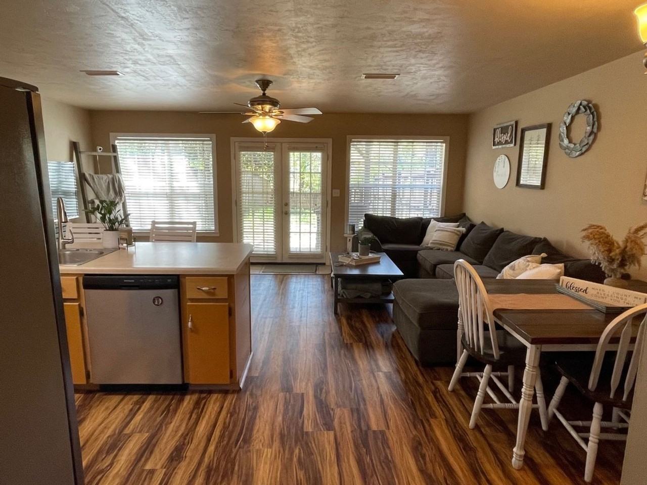 404 Sandy Oak Dr - Photo 6 of 15