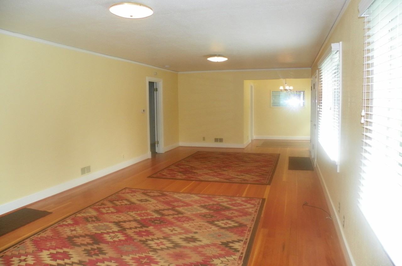 505 Nw Broadway St - Photo 6 of 38