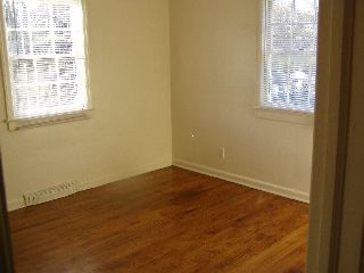 4613 Fairmont Ave - Photo 2 of 6