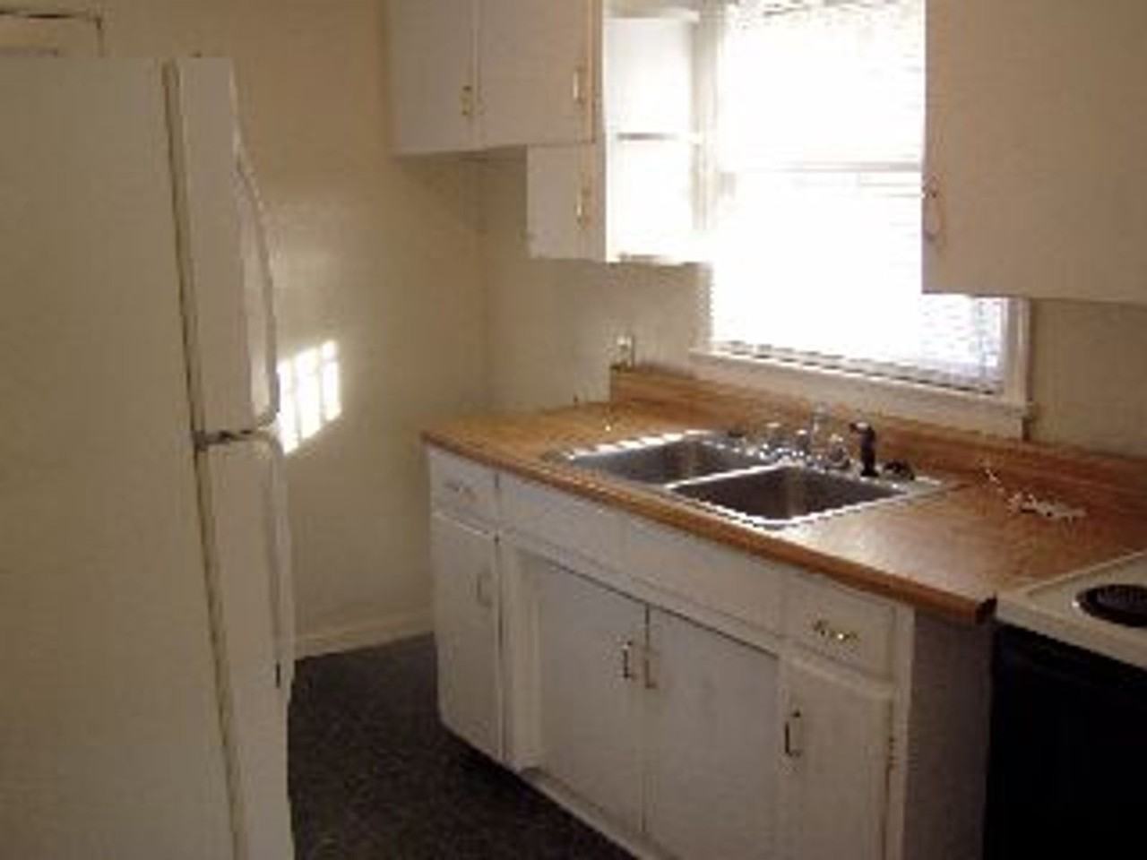 4613 Fairmont Ave - Photo 3 of 6