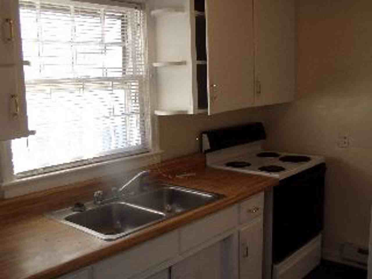 4613 Fairmont Ave - Photo 4 of 6