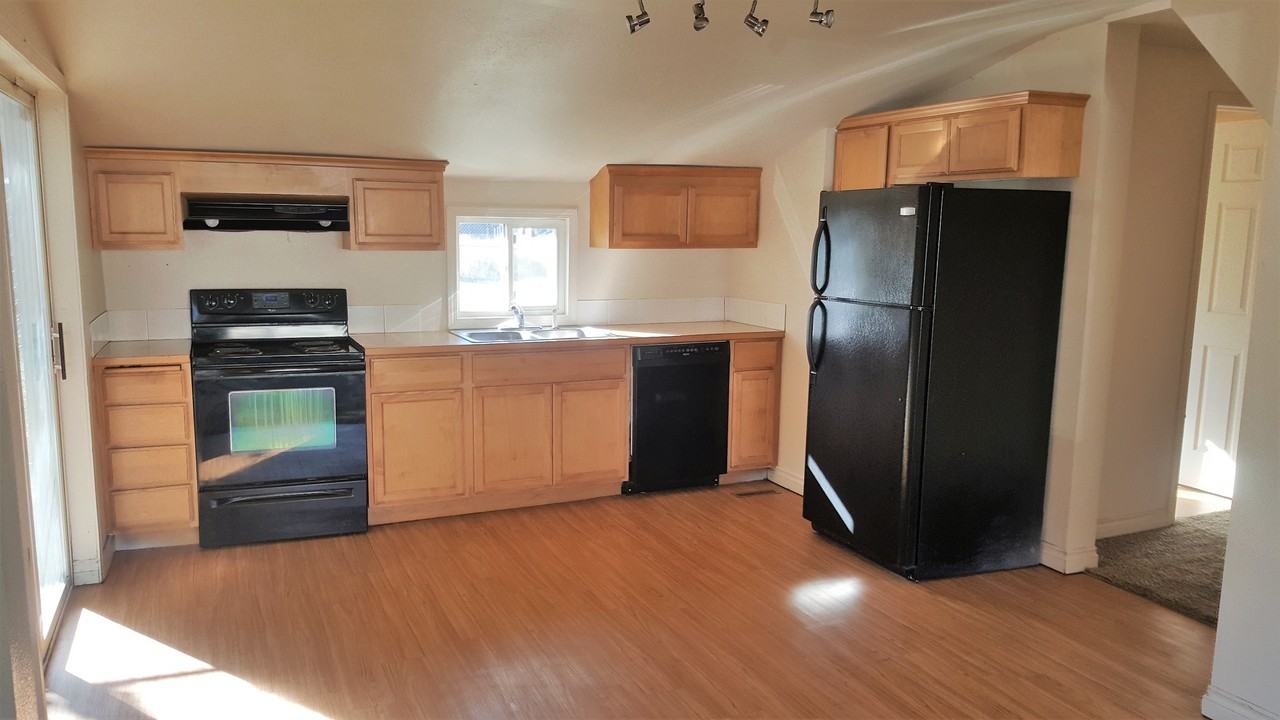 1823 W Cleveland Ave - Photo 3 of 6