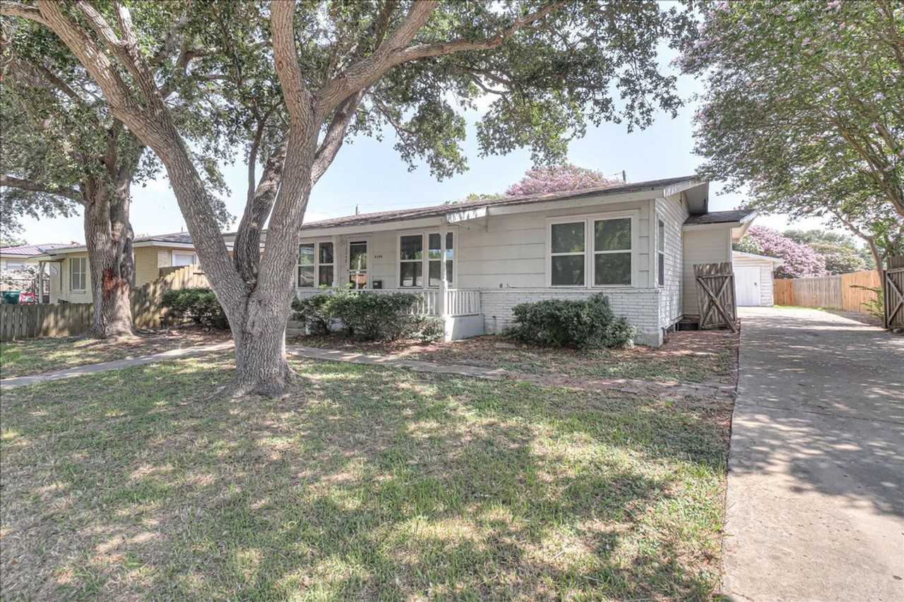 6046 Hugo Dr - Photo 2 of 42