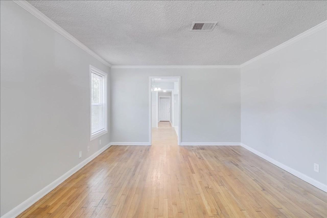 6046 Hugo Dr - Photo 7 of 42