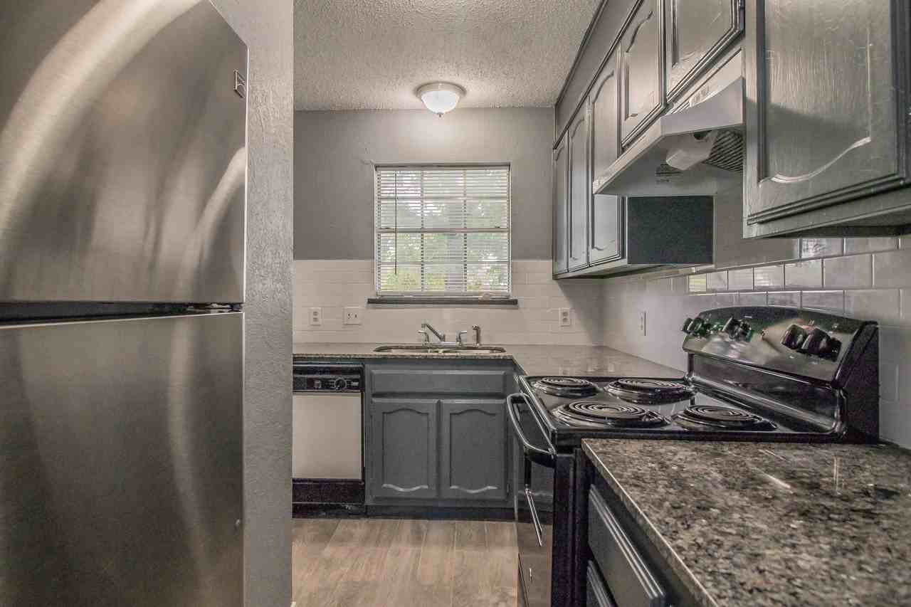 7604 Chapin Rd #C - Photo 5 of 21
