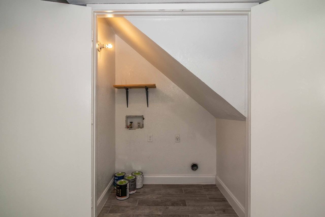 7604 Chapin Rd #C - Photo 6 of 21