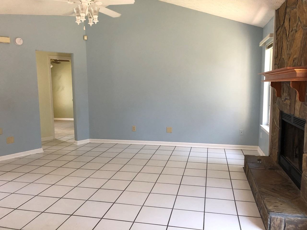 290 Monmouth Dr - Photo 6 of 13