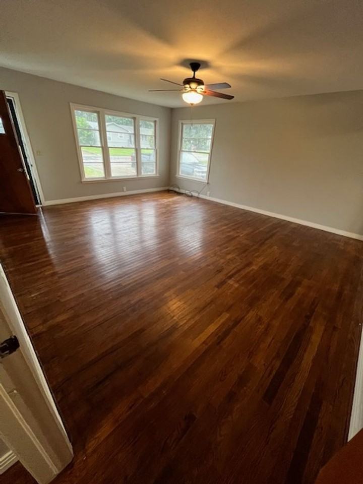 201 E Magnolia Dr - Photo 2 of 10