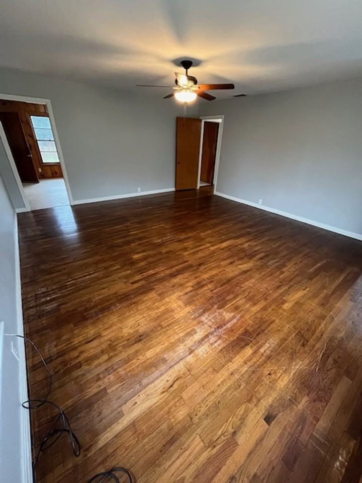 201 E Magnolia Dr - Photo 3 of 10
