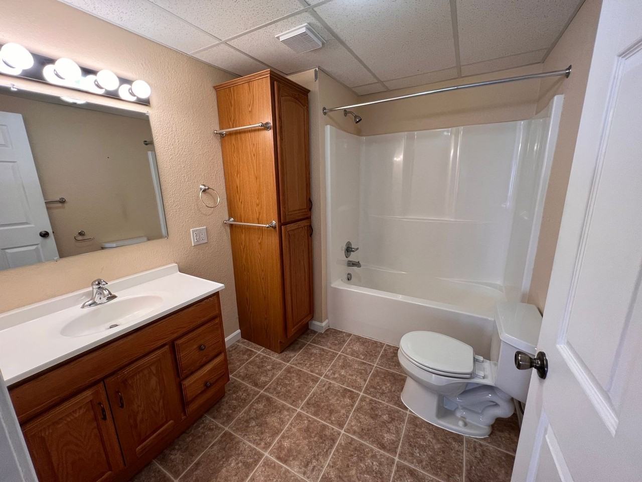 471 Palisade Trl - Photo 5 of 34
