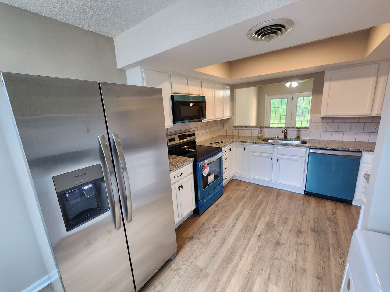 9 Hickory Ct - Photo 2 of 15