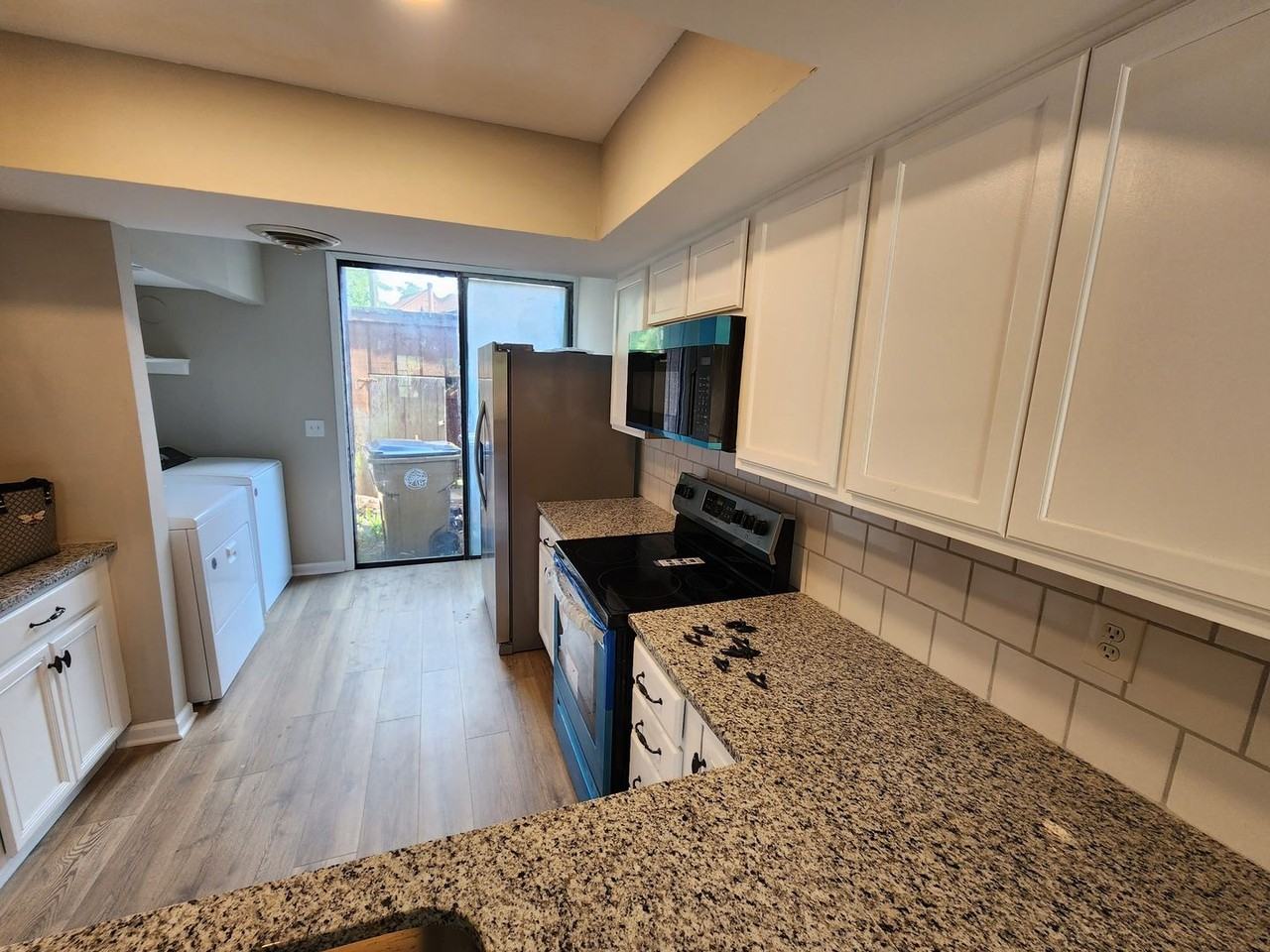 9 Hickory Ct - Photo 3 of 15