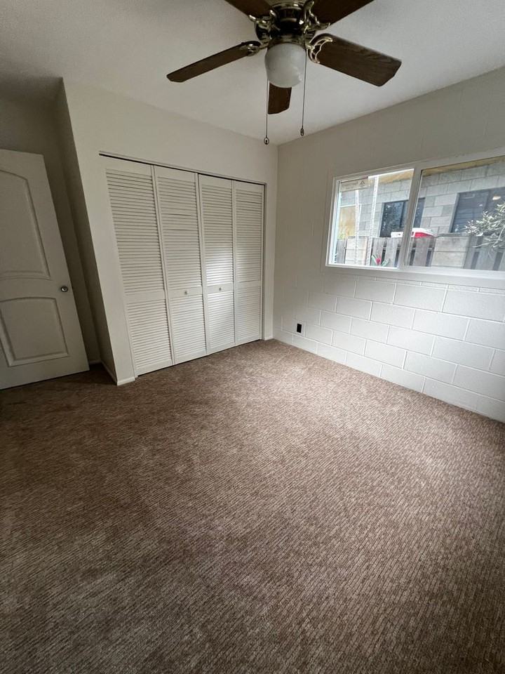 1808 N School St - Photo 3 of 12