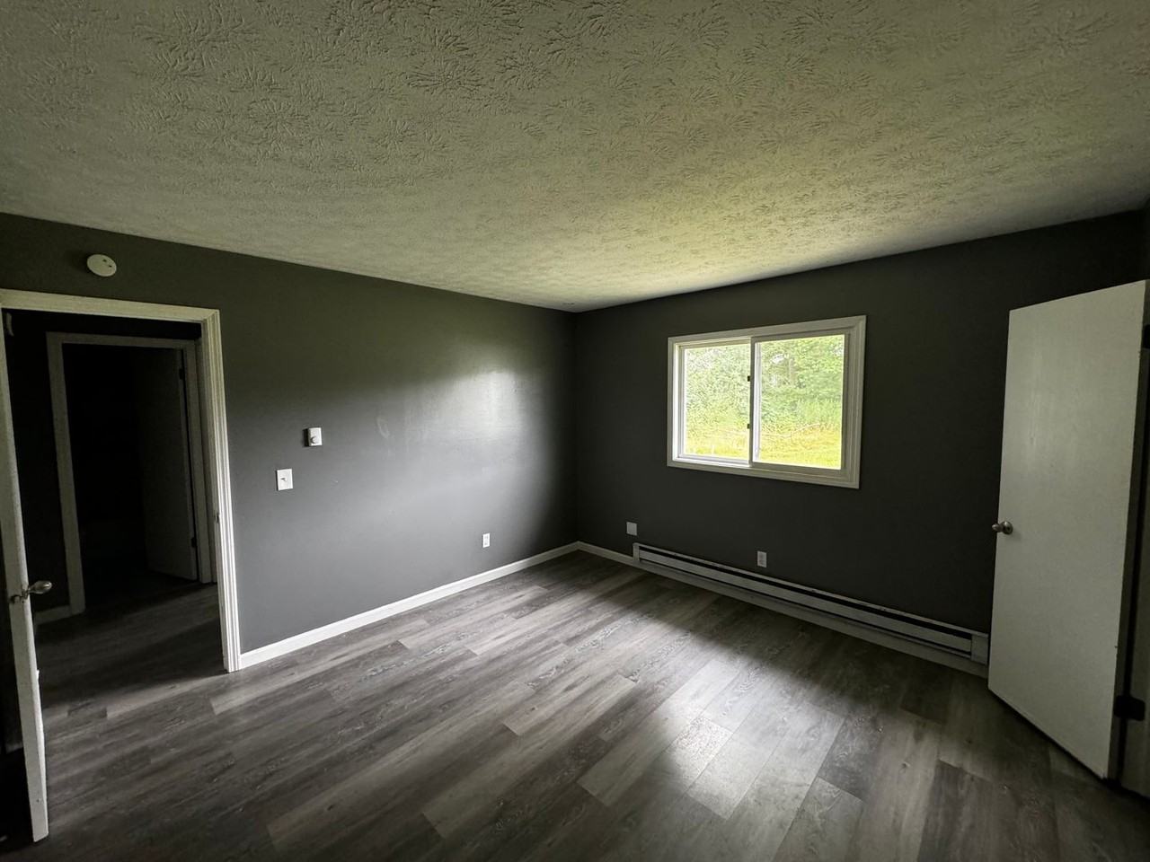 2134 Ashbrook Ave - Photo 3 of 6