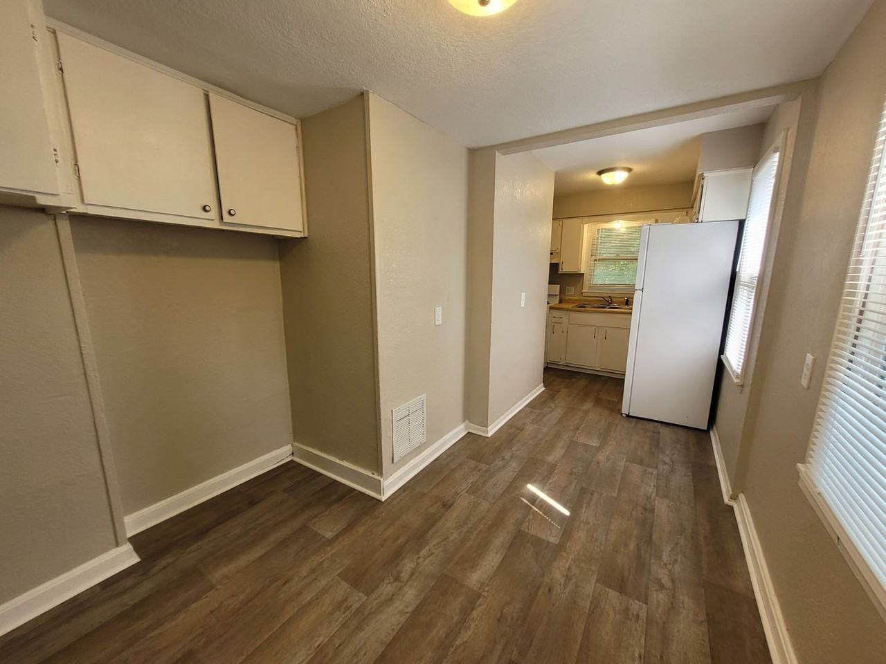 1821 21st St - Photo 3 of 25