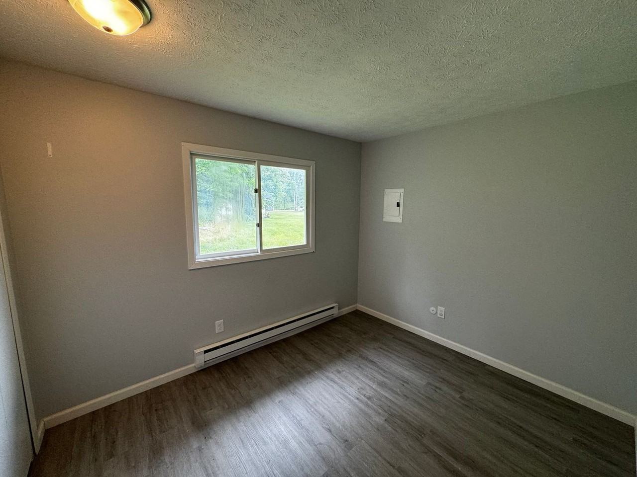 2136 Ashbrook Ave - Photo 3 of 6
