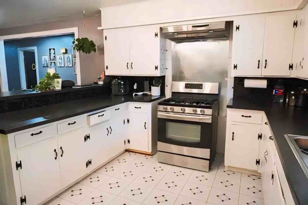2510 61st St - Photo 4 of 31