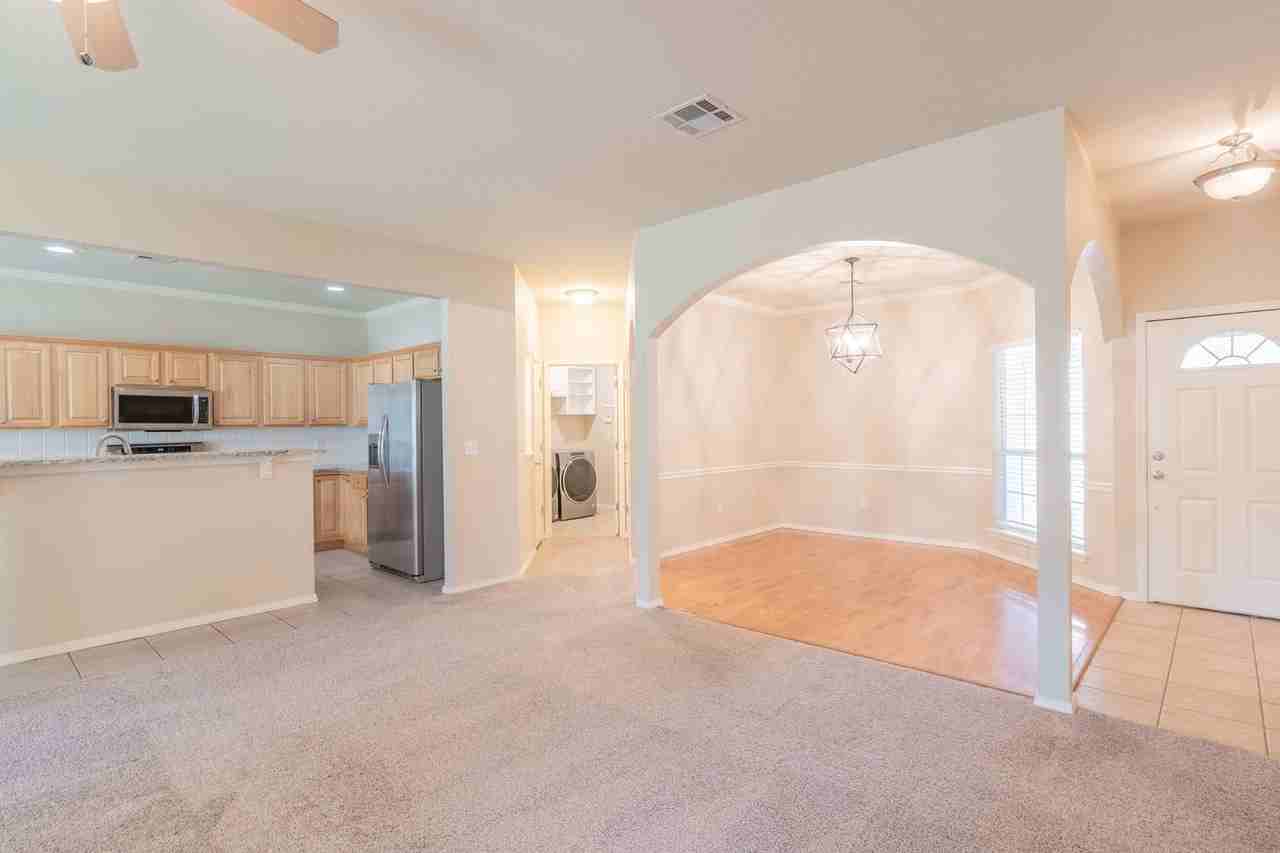 2424 W D St - Photo 4 of 25