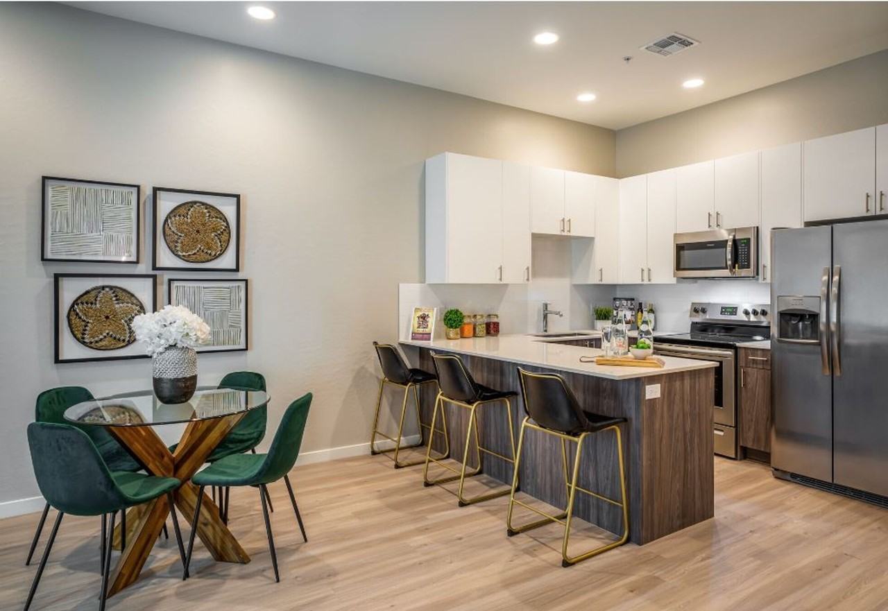 2335 E Utopia Rd #11 - Photo 2 of 31